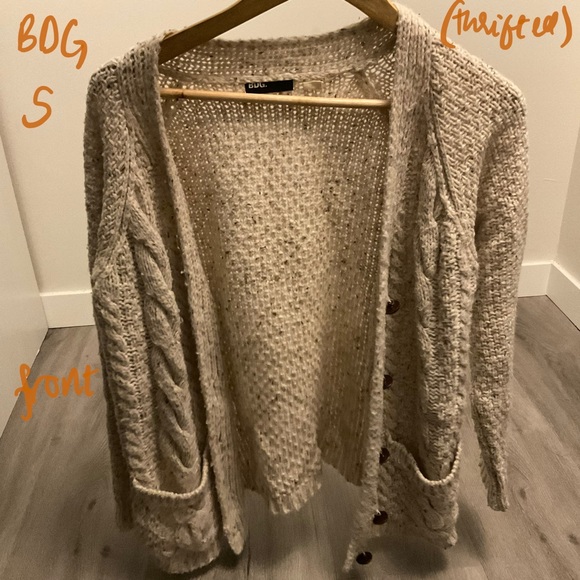 Thrifted Woolen Off-White Cardigan - Picture 1 of 2